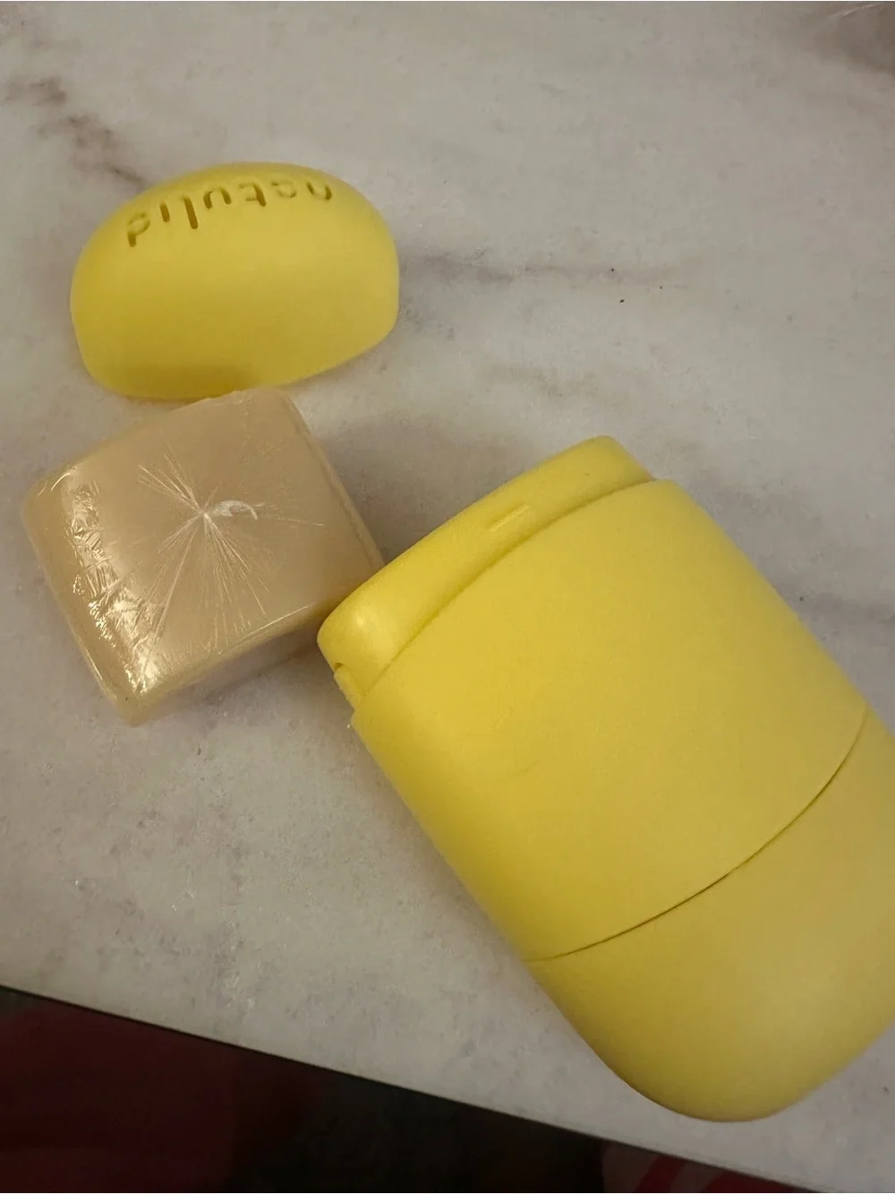 Citrus Shampoo Twist Up Stick - Yellow Solid Shampoo & Body Wash